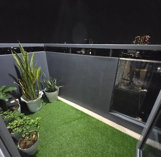 Cozy 2br 2ba 2 Balconies Manhattan Heights Cubao * Manila