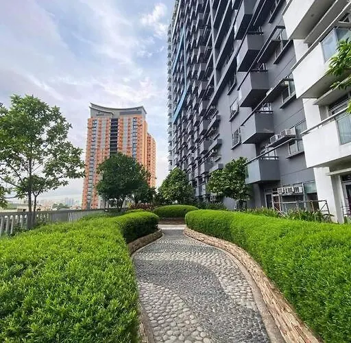 Cozy 2br 2ba 2 Balconies Manhattan Heights Cubao *