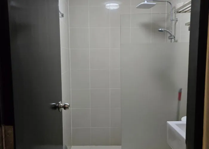 Cozy 2br 2ba 2 Balconies Manhattan Heights Cubao * Manila