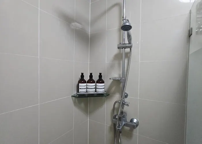 Cozy 2br 2ba 2 Balconies Manhattan Heights Cubao Apartment *